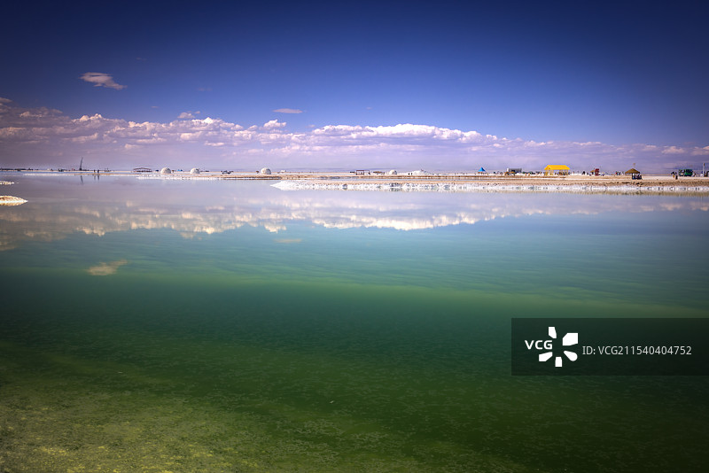 碧水蓝天——海西察尔汗盐湖图片素材