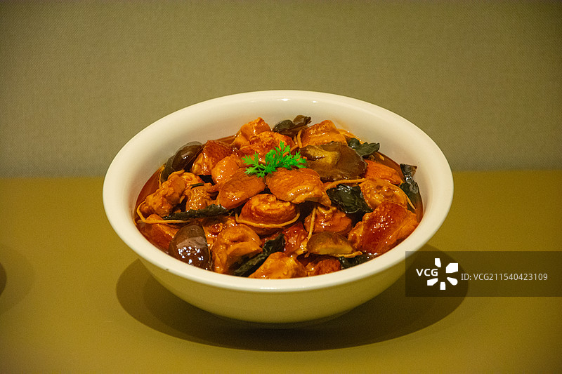 小鸡炖蘑菇图片素材