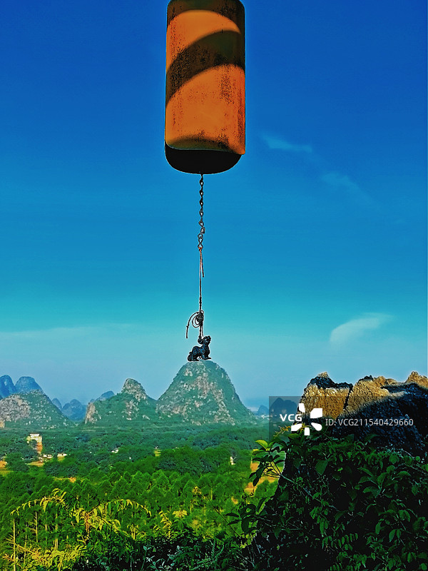 桂林无名山顶的瑞兽图片素材