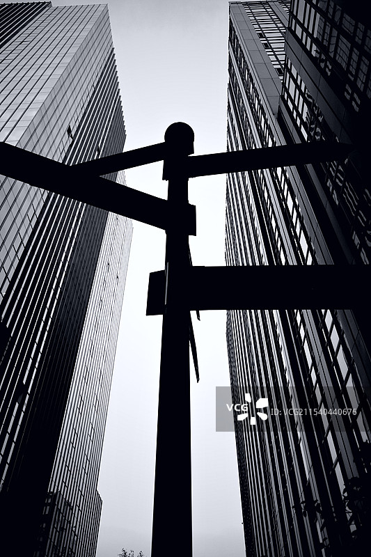 城市大厦和路牌图片素材