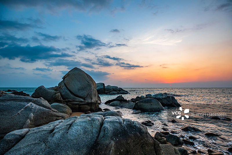 大小洞天的仙桃石图片素材