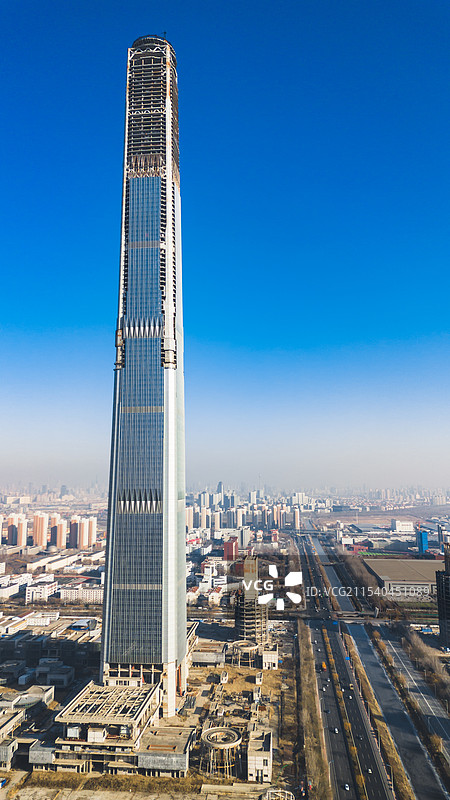航拍中国结构第一高楼-天津117大厦图片素材