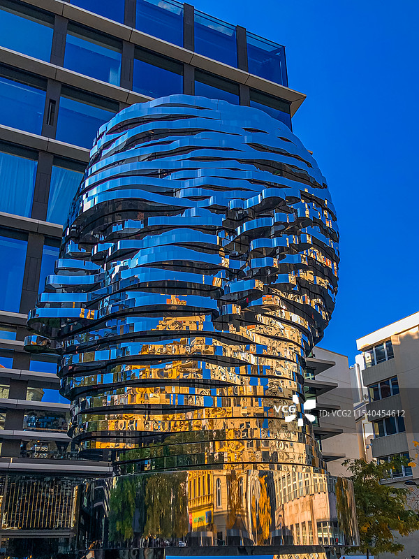 捷克 布拉格 卡夫卡雕像 雕塑艺术图片素材