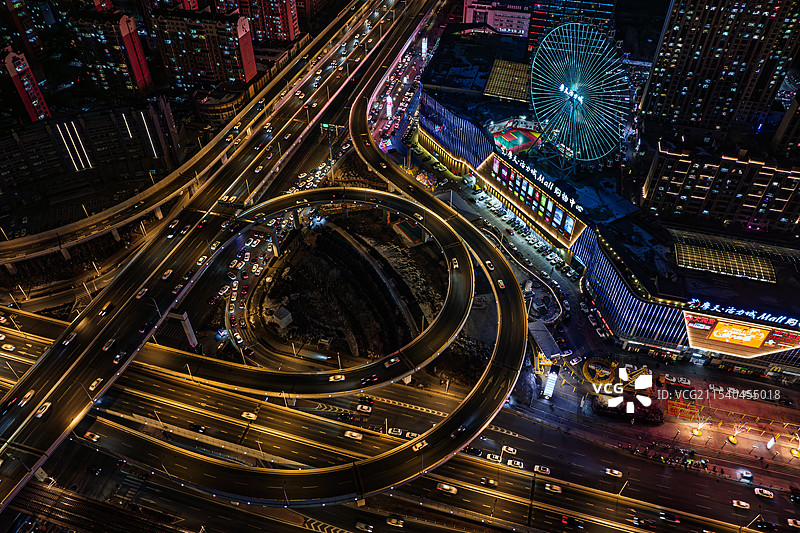 中国长春摩天活力城与立交桥夜景图片素材