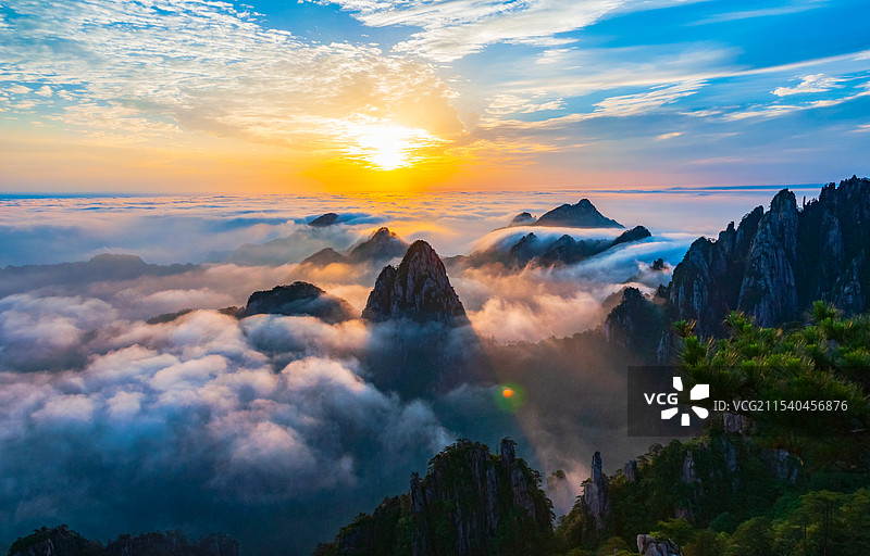 中国安徽黄山北海景区冬季早上的云海图片素材