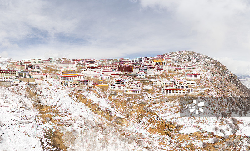 雪后甘丹寺图片素材