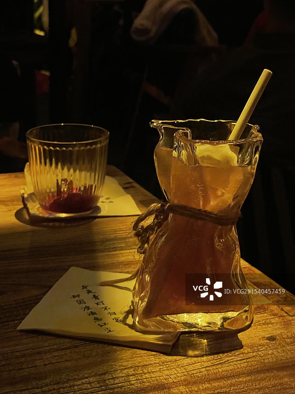 酒吧鸡尾酒长岛冰茶图片素材