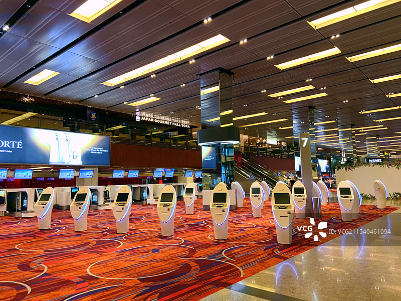 新加坡樟宜机场自助值机图片素材