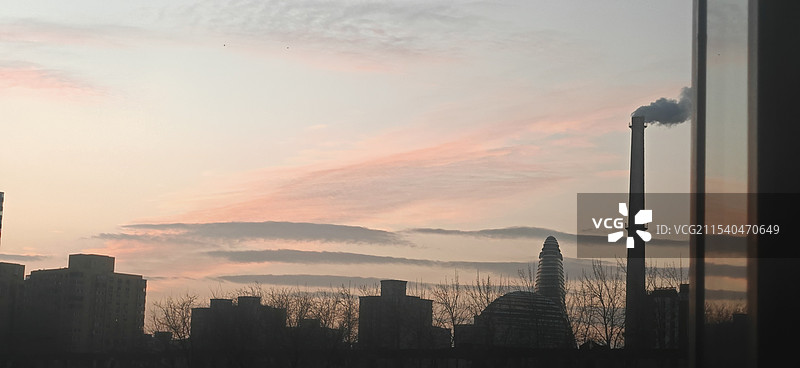 今晨如山水画一般的朝霞图片素材