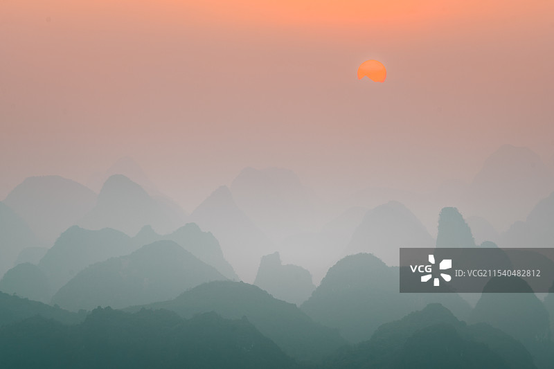 千里江山日落图图片素材