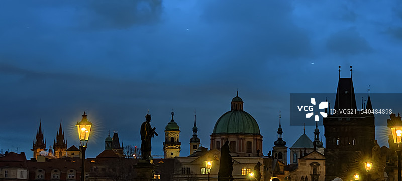 捷克布拉格伏尔塔瓦河清晨图片素材