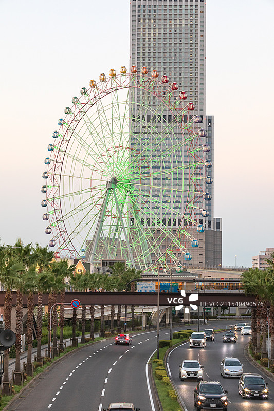 日本大阪奥特莱斯摩天轮日景图片素材