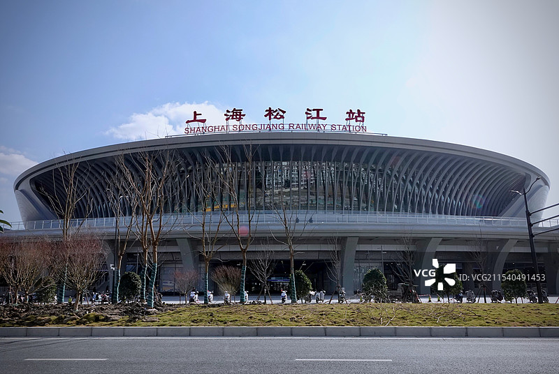 上海松江站新建火车站大楼图片素材