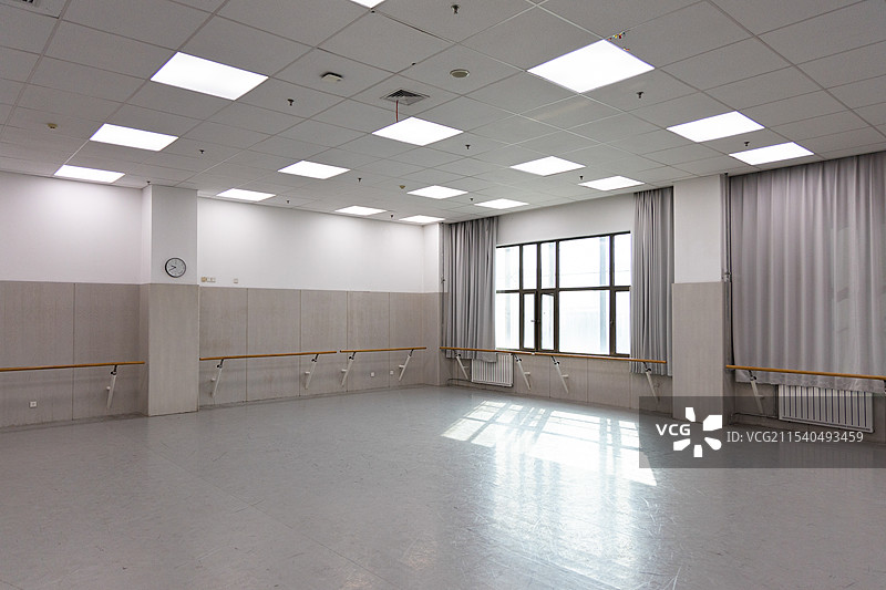 空旷无人的北京舞蹈学院的舞蹈教室图片素材