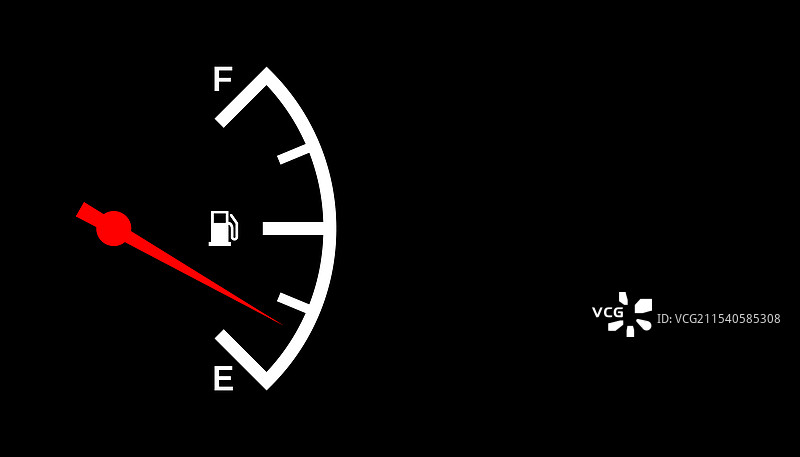 黑色背景上的燃油表，留白空间图片素材