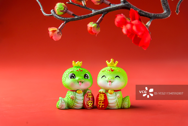 蛇年春节气氛创意图片：蛇年吉祥物图片素材