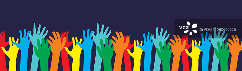 一排五颜六色的手举在空中图片素材