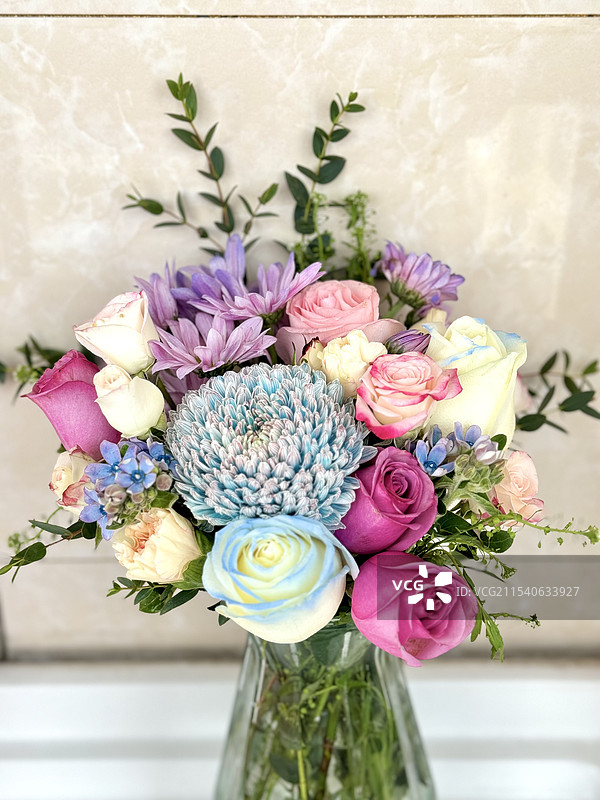 插在花瓶里的鲜花图片素材