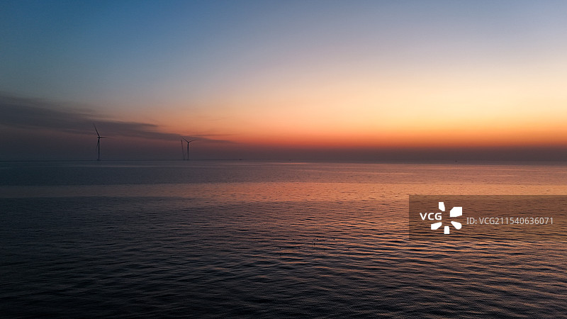 天津东疆湾即将日出图片素材