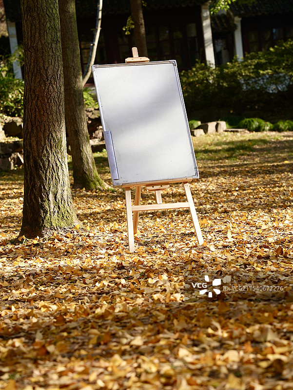 秋天的画板图片素材