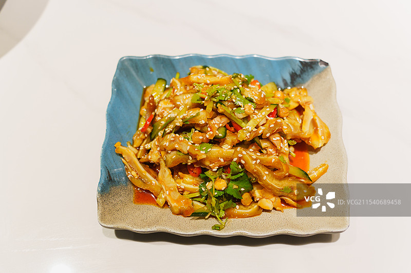 餐厅餐前小吃特写：凉拌猪耳图片素材