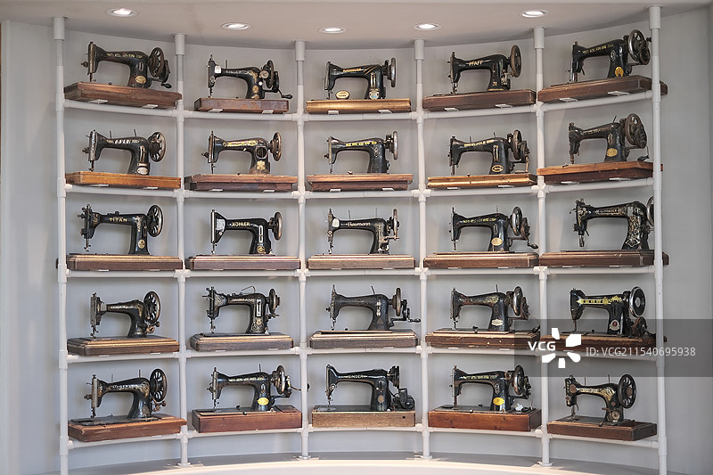 街头路边市集集市人流图片素材