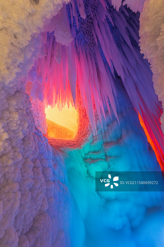 山西省忻州市宁武县自然奇观万年冰洞图片素材