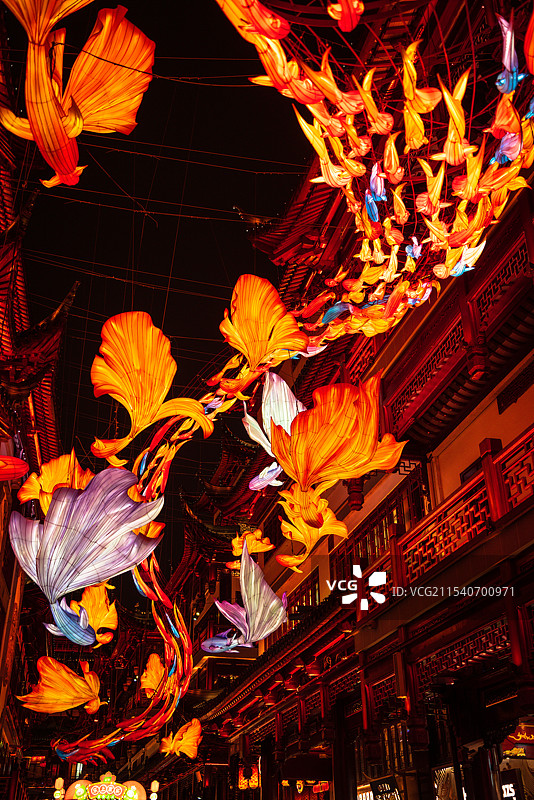 上海豫园新年元宵节花灯灯会夜景图片素材