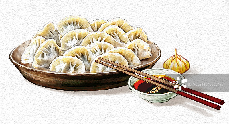 一盘饺子的特写 加糖蒜，蘸料和筷子图片素材