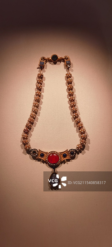 隋朝李小孩李静训的项链图片素材