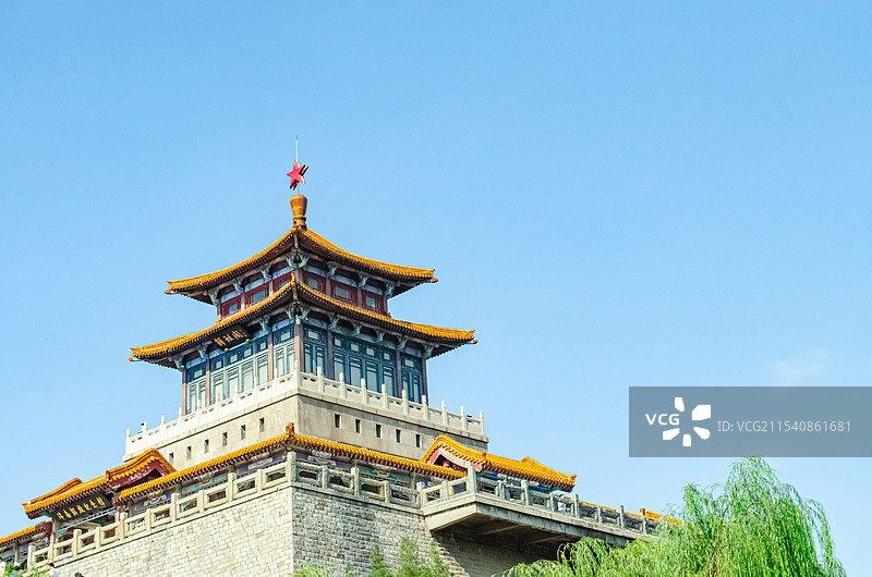 中国都市风光拍摄主题，山东济南市解放阁亭台楼阁纪念碑广场，户外白昼无人图像摄影图片素材