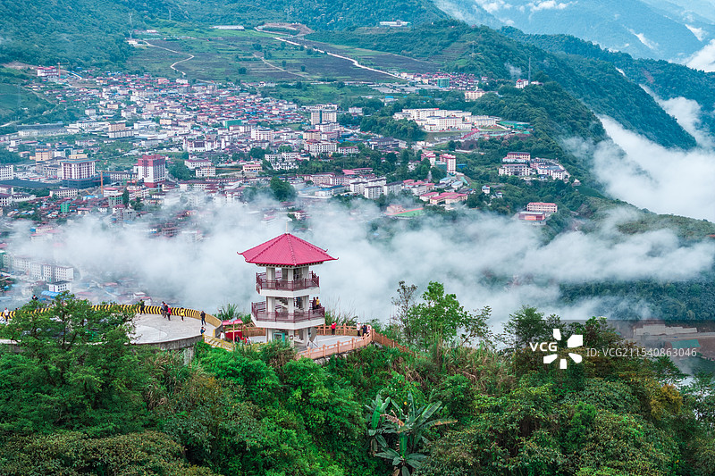 西藏林芝墨脱县城市雅鲁藏布江航拍自然风光图片素材