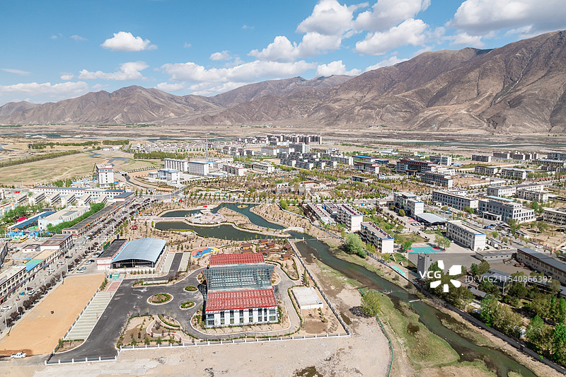 西藏拉萨墨竹工卡县城市建筑航拍风光图片素材