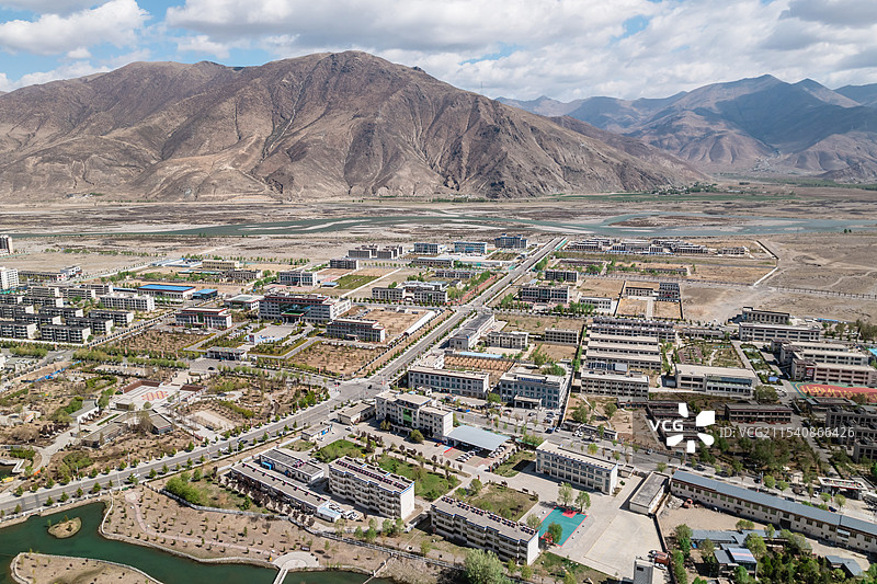 西藏拉萨墨竹工卡县城市建筑航拍风光图片素材