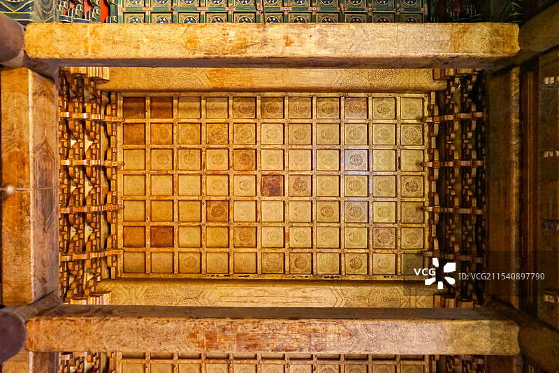 北京太庙享殿金丝楠木内饰上的中国古典风格装饰画图片素材