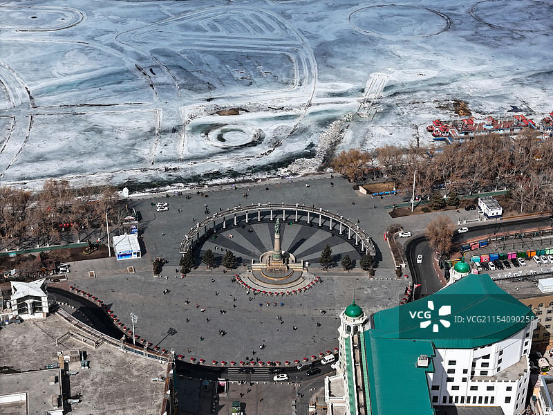 长焦下的哈尔滨防洪纪念塔图片素材