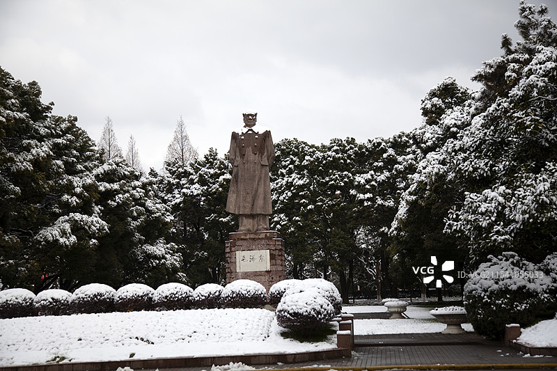 复旦大学 —— 雪景图片素材