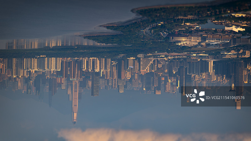 盗梦空间般的深圳城市天际线图片素材