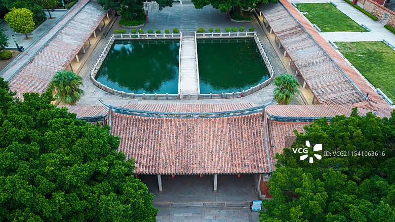 福建泉州古城文庙航拍：泮池图片素材