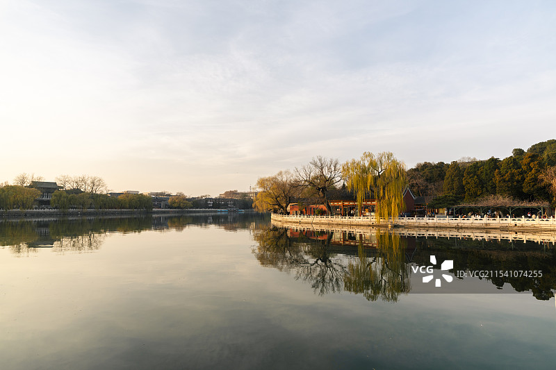 北京市北海公园秋季图片素材