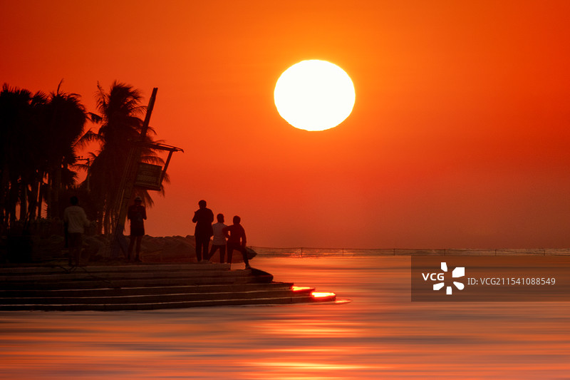 【北海银滩日出】图片素材