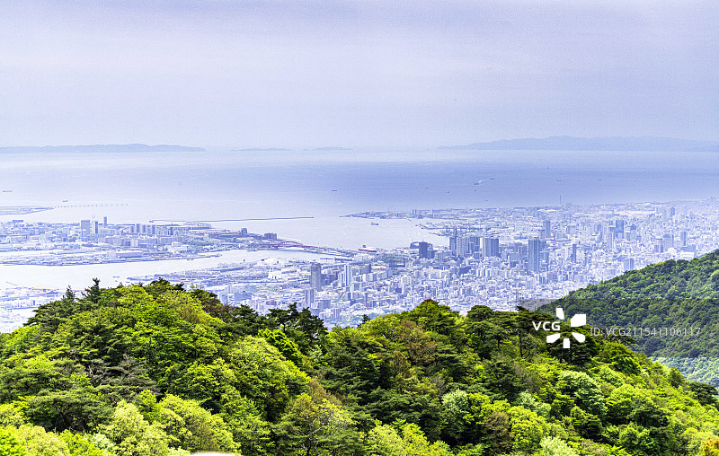 日本神户，六甲山上眺望神户港和市区图片素材