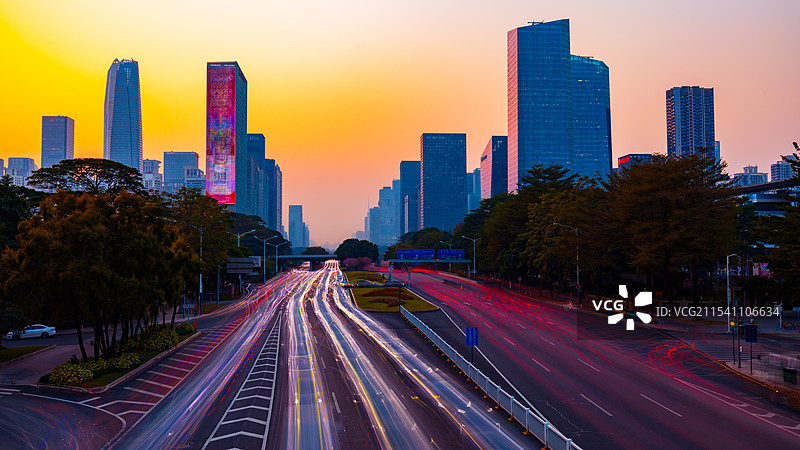 深圳大道的下班车流图片素材