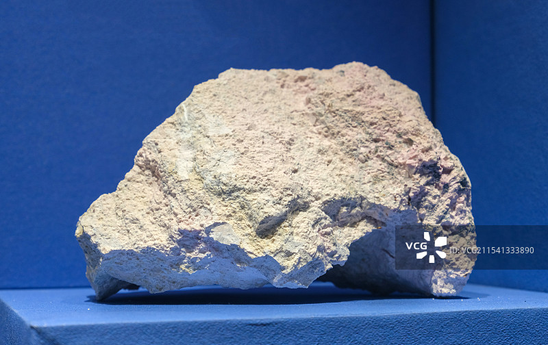 蒙脱石 浙江产 山东博物馆“晶·彩-探寻神奇的矿物世界”展图片素材
