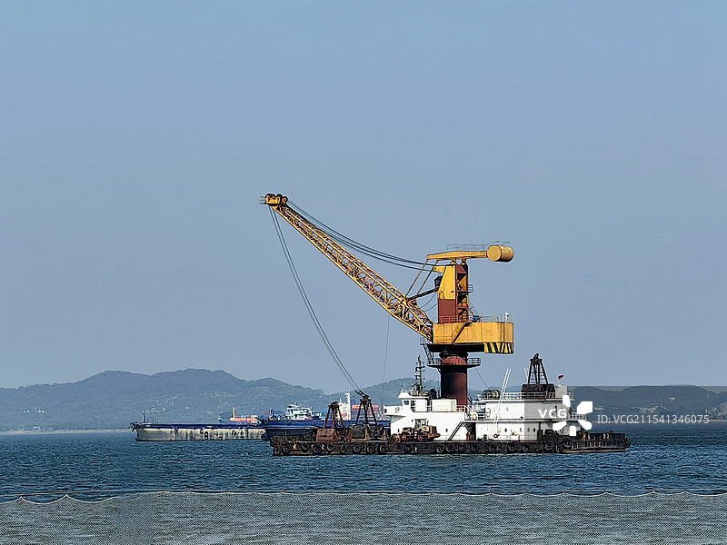 海上挖掘机图片素材