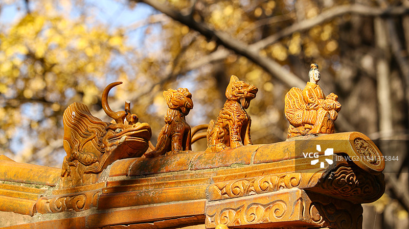 阳光下的明孝陵古建筑檐角仙人骑凤和檐兽图片素材