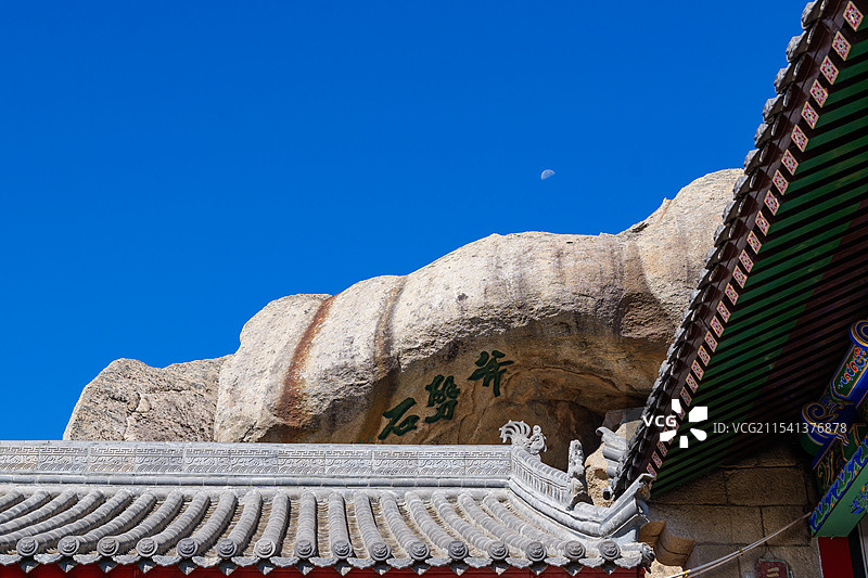 陕西华山风景区5A景区西峰劈山救母斧劈石景观图片素材