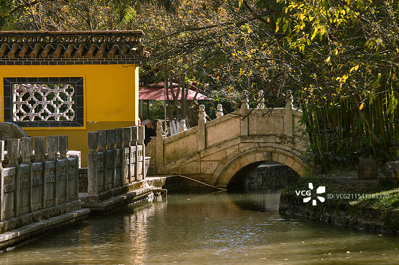 中国云南省昆明市黑龙潭公园黑龙宫建筑图片素材