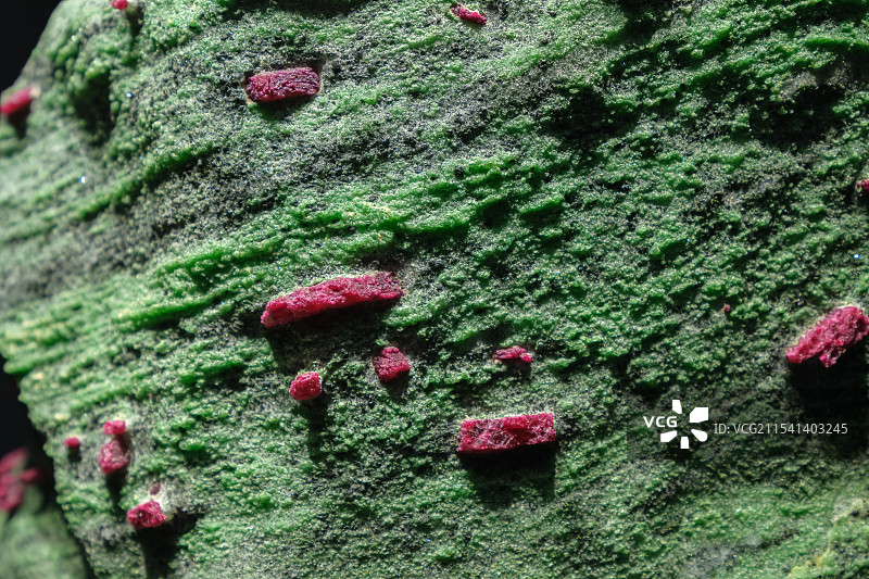 刚玉（Al2O3） 山东博物馆“晶·彩-探寻神奇的矿物世界”展图片素材