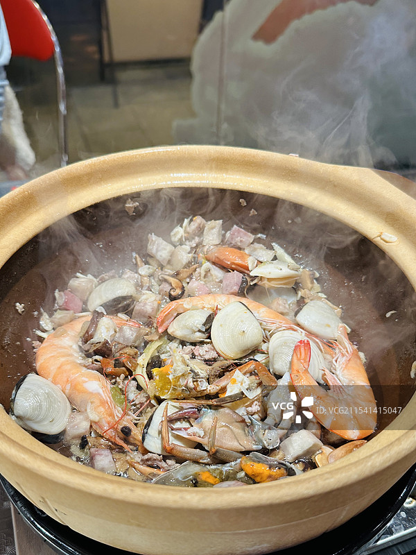 现炒海鲜砂锅图片素材